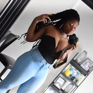 Meet your Posher, Casey